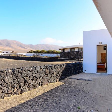 Famara Beach Apt Εξωτερικό φωτογραφία